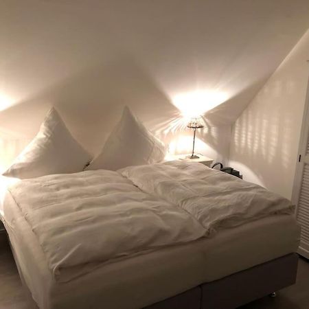 Reetdachhaus Seasons Mit Kamin & Sauna Groß Schwansee Екстериор снимка