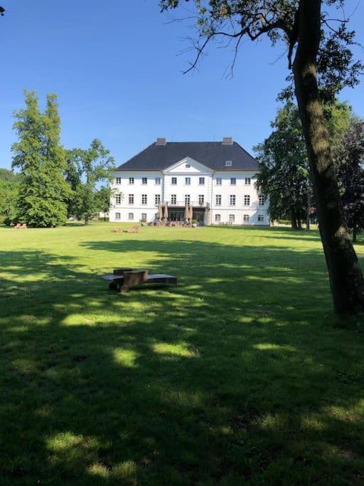 Reetdachhaus Seasons Mit Kamin & Sauna Groß Schwansee Екстериор снимка